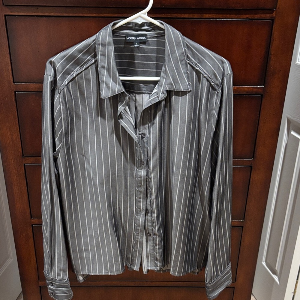 Modern Vibes Women's Gray Striped Blouse